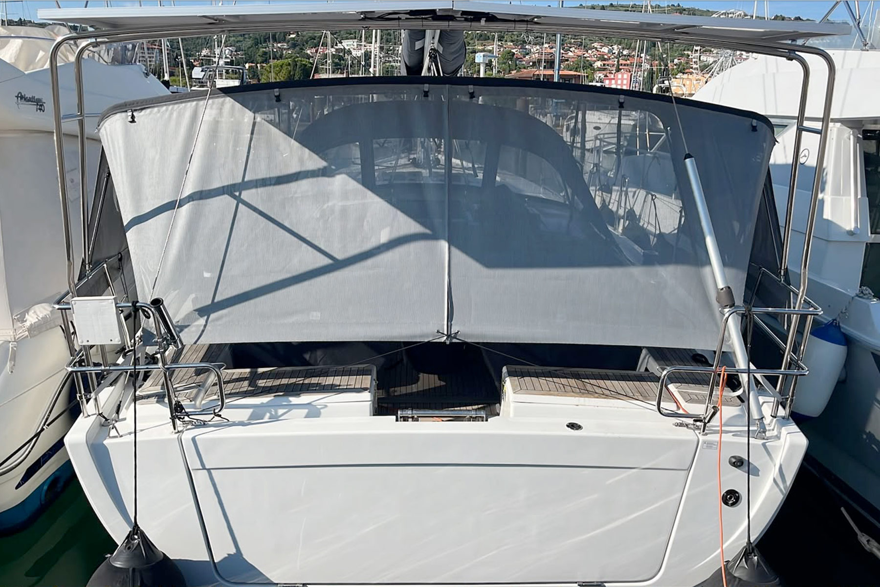Hanse 458 bimini- sprayhood- sunshade