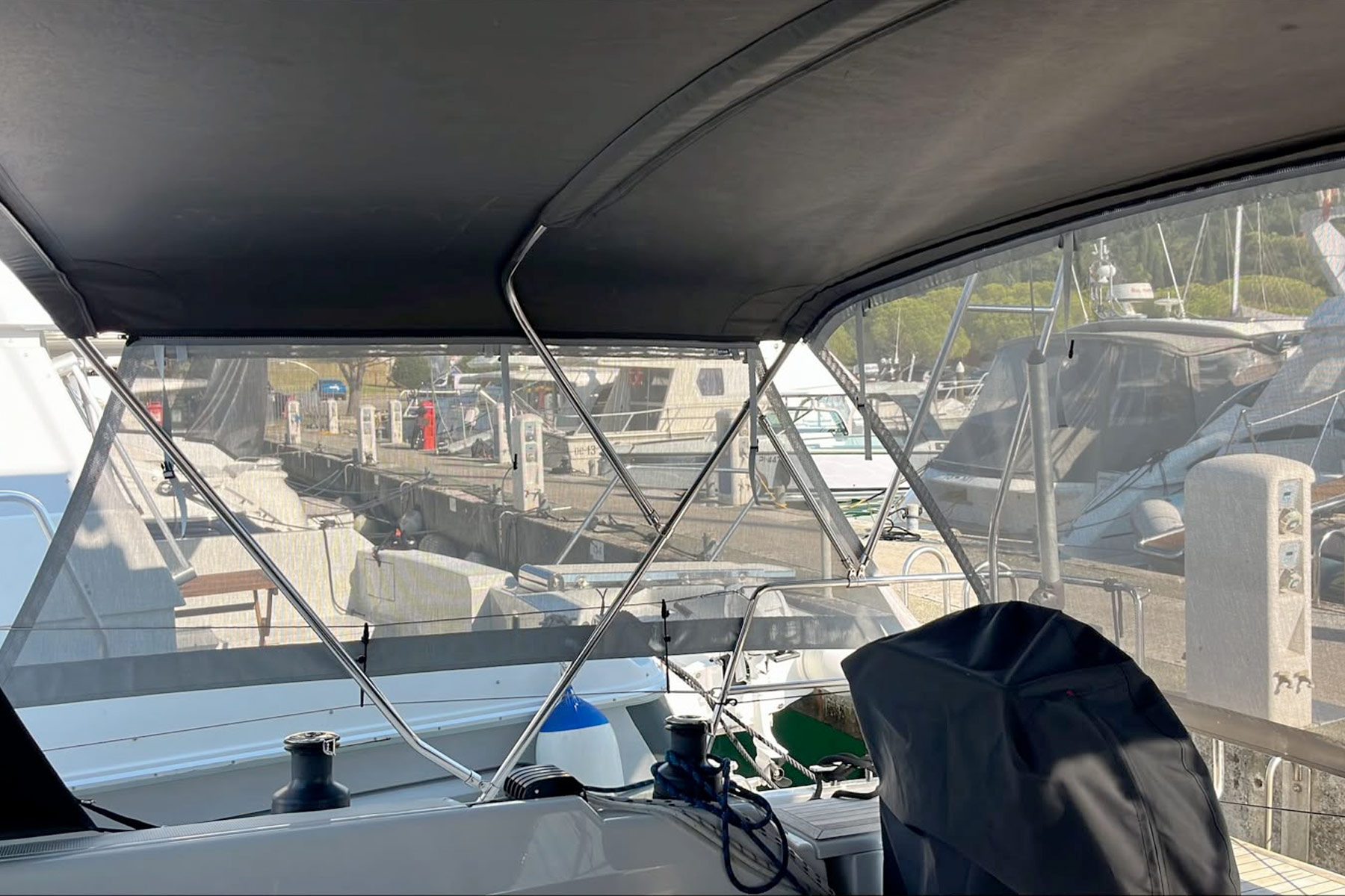 Hanse 458 bimini- sprayhood- sunshade