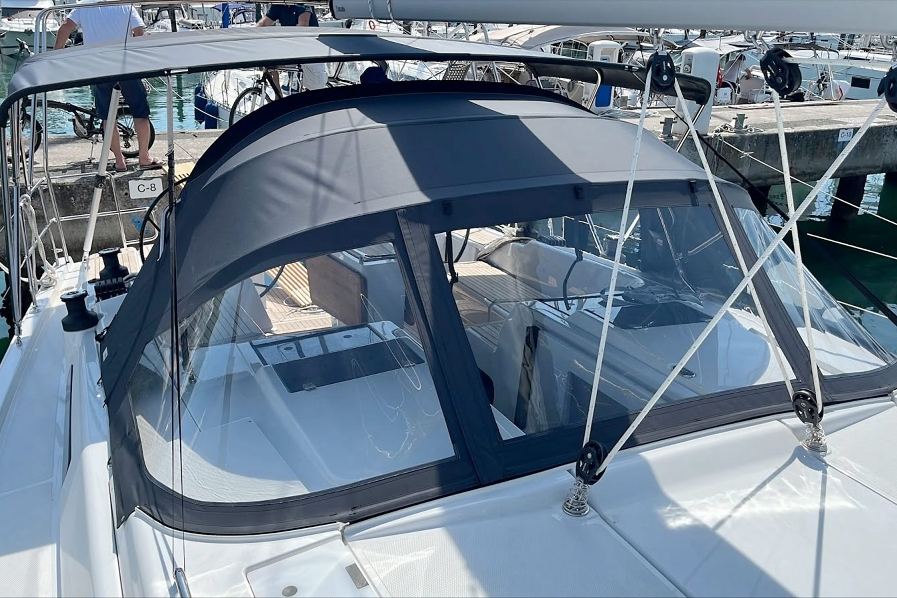Hanse 458 bimini- sprayhood- sunshade